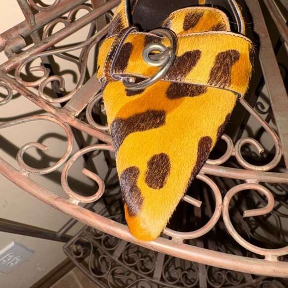 Prada Leopard-Print Pointed Mule in pony hair. - Picture 3 of 7